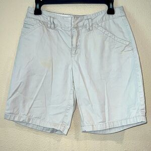 Women’s Eddie Bauer Legend Wash neutral Shorts size 2